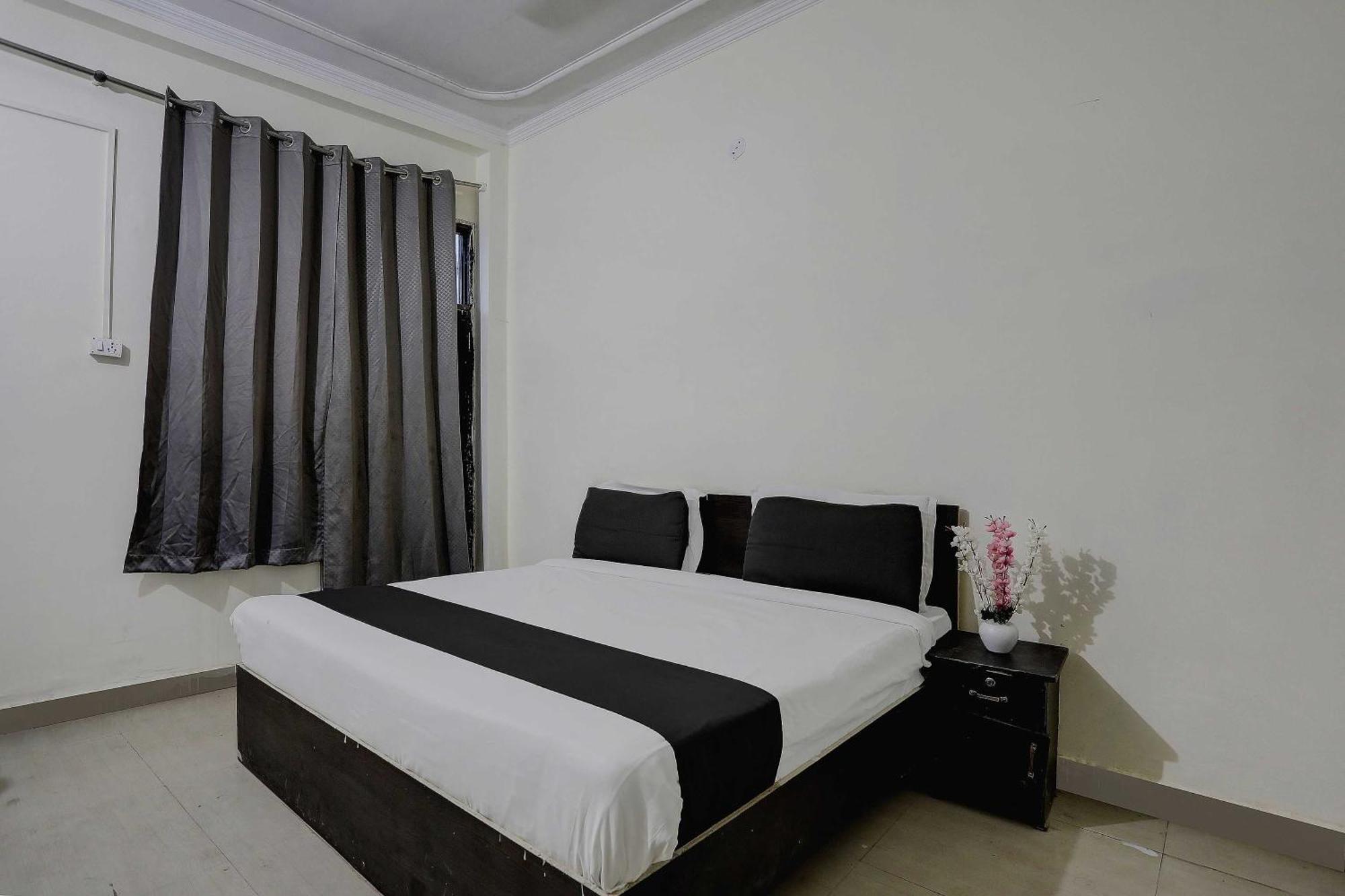Hotel O Thirty Inns 诺伊达 外观 照片