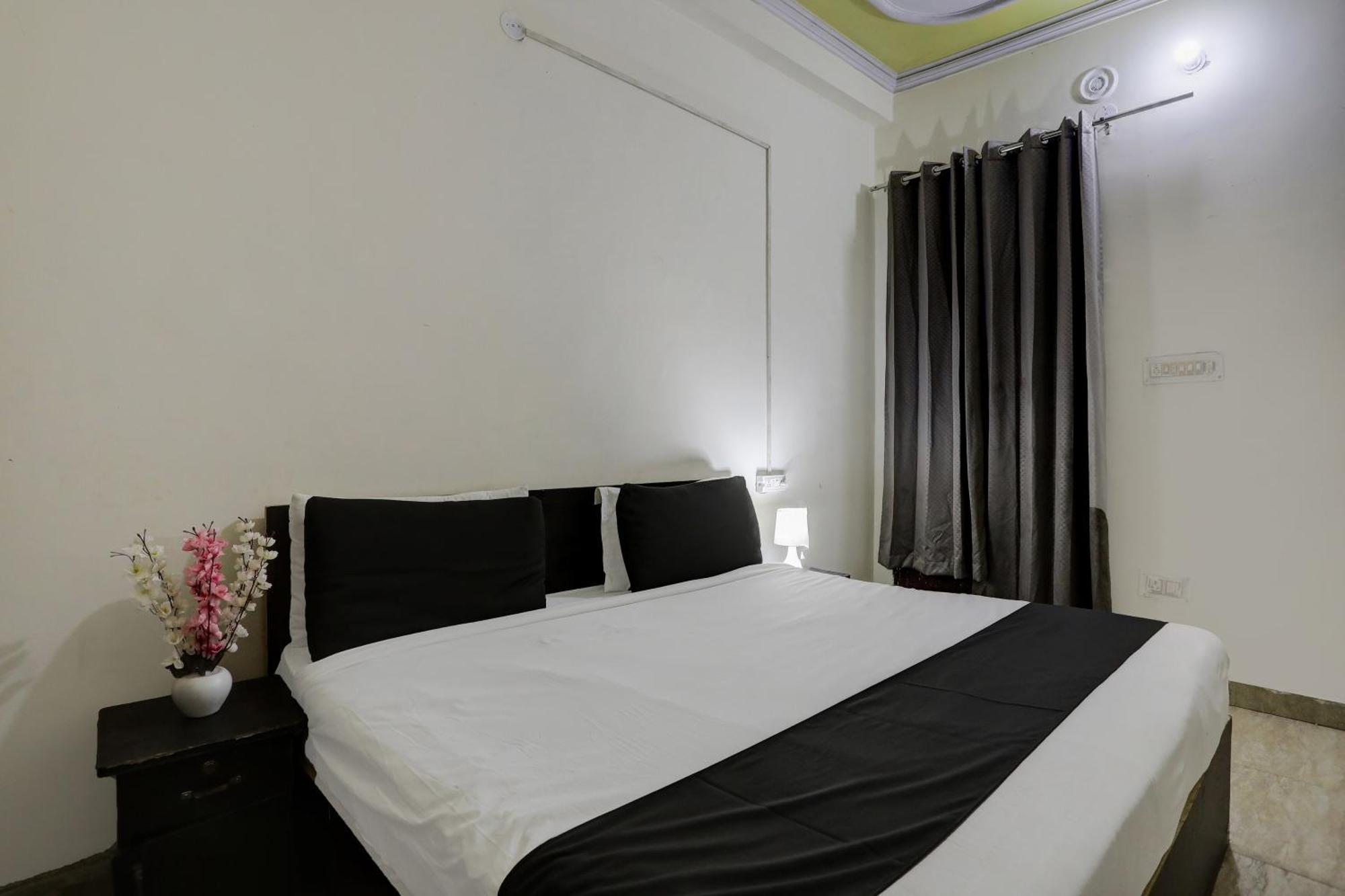 Hotel O Thirty Inns 诺伊达 外观 照片