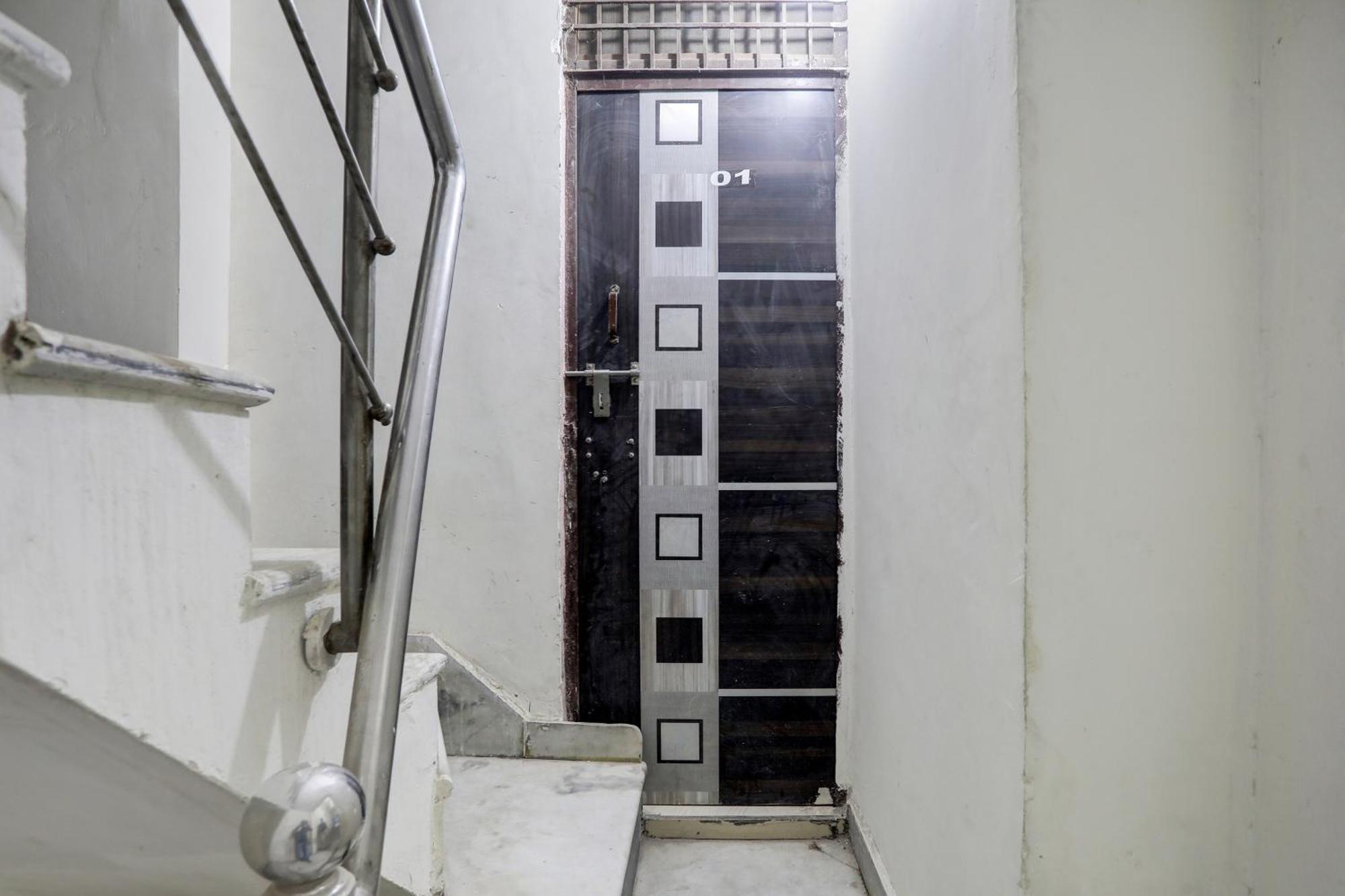 Hotel O Thirty Inns 诺伊达 外观 照片